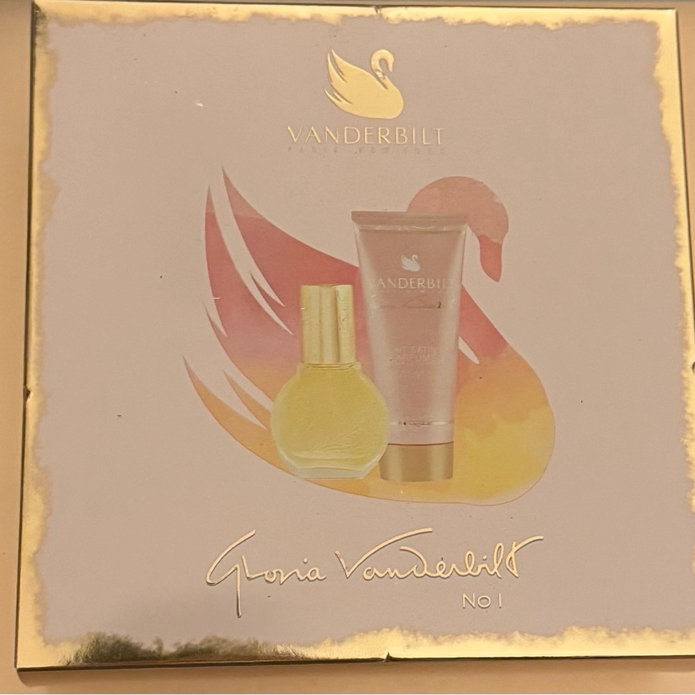 Gloria Vanderbilt perfume gift set